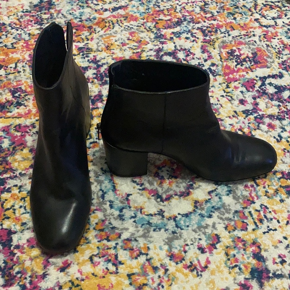 Stuart Weitzman Black Leather Booties 9.5